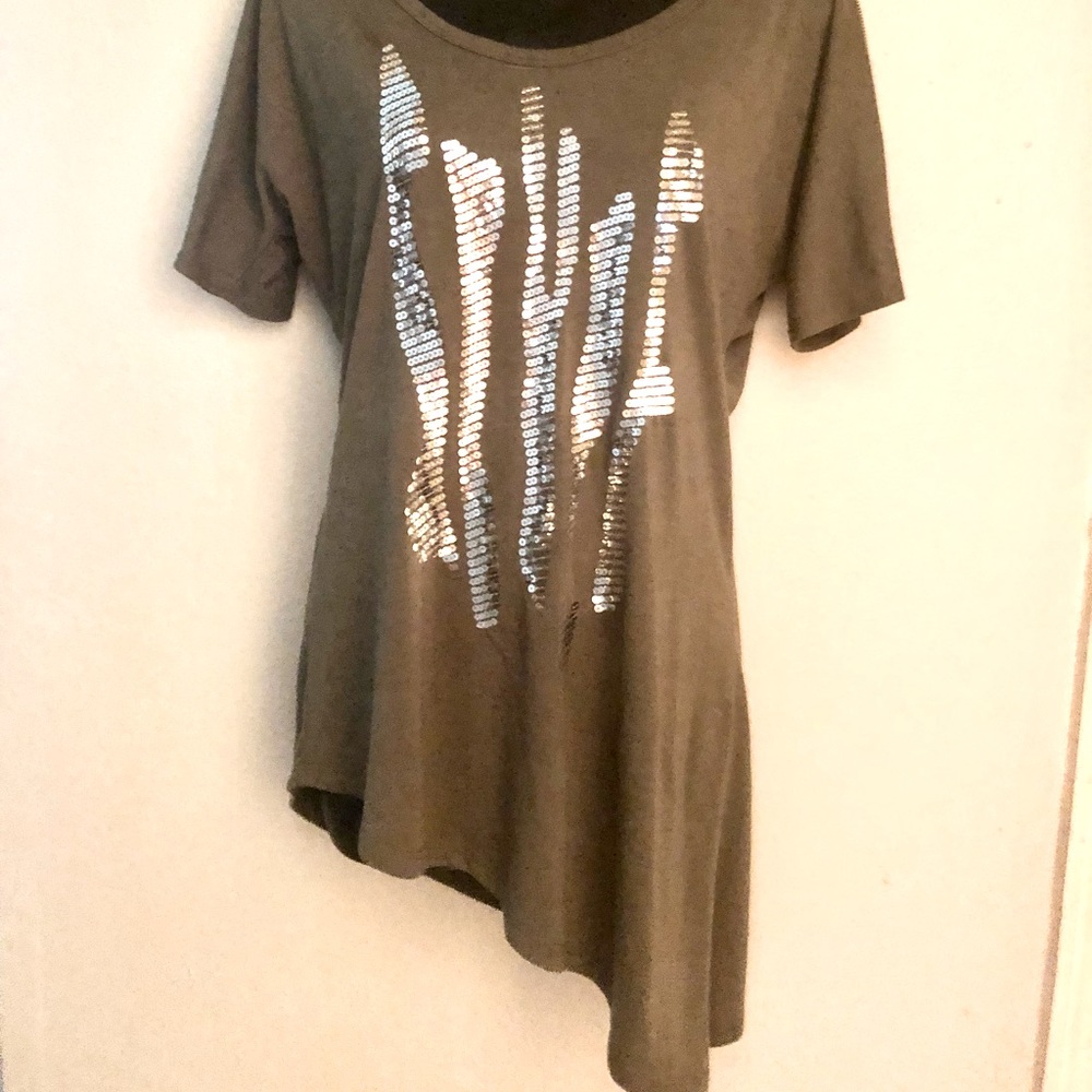 BONGO sequenced t shirt with zipper sleeve size womens Med Versatile army green
